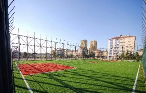 Kayseri Büyükşehir Belediyesi'nden ilçelere futbol sahası!