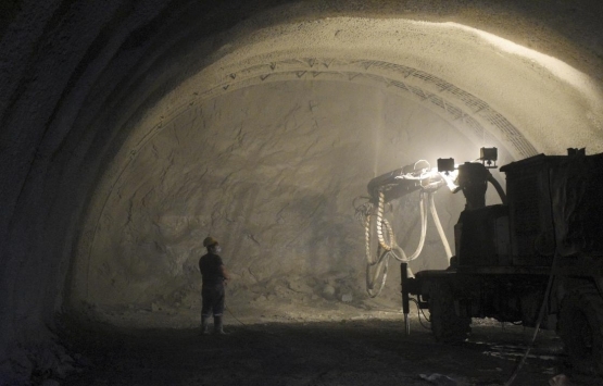 Yeni Zigana Tüneli nde ışığa 11 kilometre kaldı!