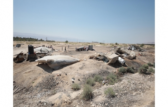 İsrail askerleri Batı Şeria'da Filistinli bedevilere ait 16 yapıyı yıktı!