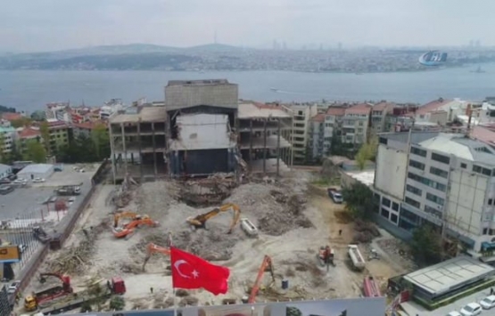 Atatürk Kültür Merkezi’nin yarısından çoğu yıkıldı!