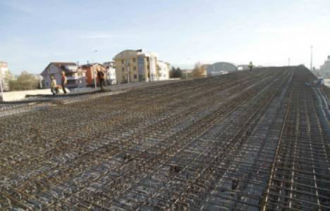 Kocaeli Köprülü Kavşak'taki yan yol trafiğe açıldı!