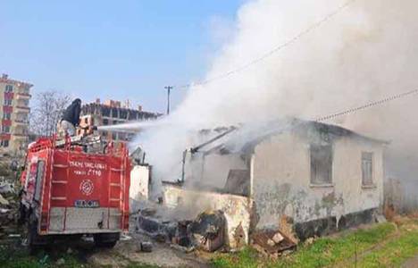 Lüleburgaz'da yanan evde küle dönmeyen tek şey 35 bin TL oldu!