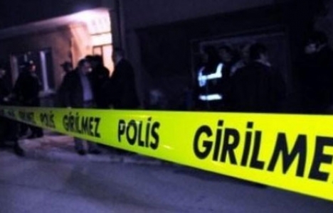 Eyüp'te ikinci olay! İstinat duvarı çöktü