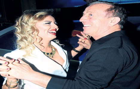 Ali Ağaoğlu rötarlı Sevgiler Günü partisi verdi!