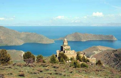 Van'da plaj ve tesis eksikliği yaşanıyor!