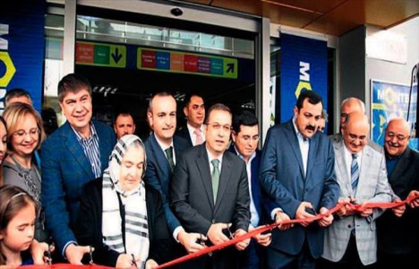 Montea Yapı Market ikinci şubesini Varsak'ta hizmete açtı!