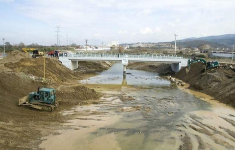 İzmir Adnan Menderes Köprüsü yeniden inşa edildi!