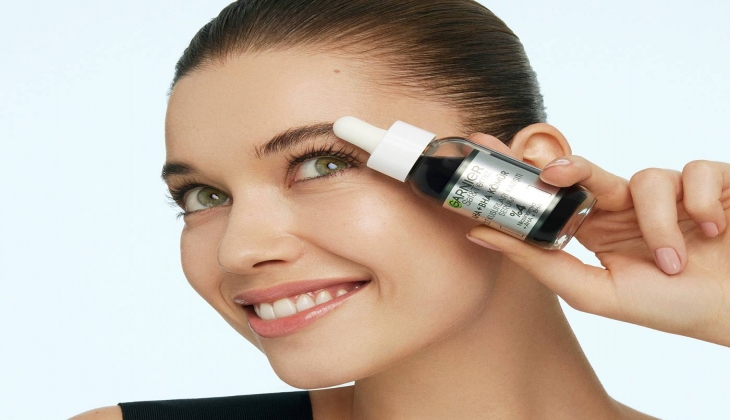 Yalı Çapkını'nın Seyran'ı Afra Saraçoğlu reklamlarında oynadığı serum kaç TL? İşte Afra'nın serumunun fiyatı...