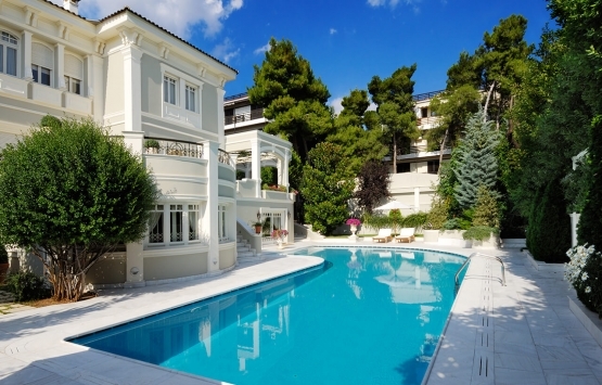 Ünlü isimlerin yaşadığı sitelerde aidatlar şok etti!