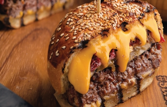 Nusr-Et Steakhouse’ın ilk şubesi Dubai'de, İkincisi Bağdat Caddesi'nde!