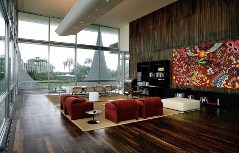 Brezilya Başkanı Michel Temer resmi saraydan taşındı!