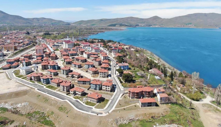 Elazığ'da 6,8 şiddetindeki deprem sonrası yıkılan evler TOKİ tarafından yeniden inşa edildi