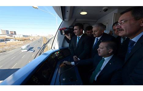 Başbakan Erdoğan Batıkent Sincan metrosunun test sürüşünü yaptı!