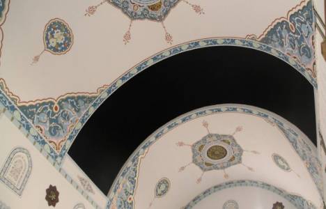 Üstü açılıp kapanabilen Safa Camii yoğun ilgi görüyor! 