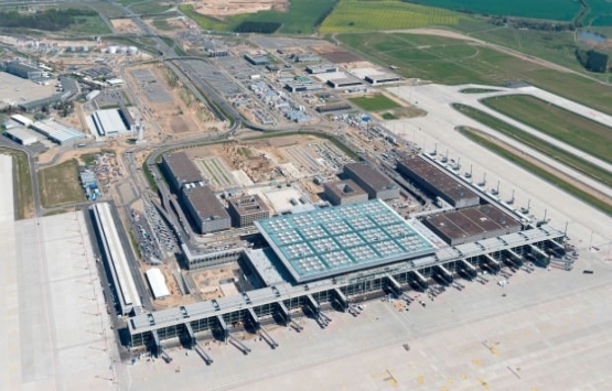 Berlin-Brandenburg Havalimanı'nın inşaatı bitirilemiyor!