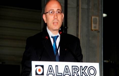 İzzet Garih kimdir?