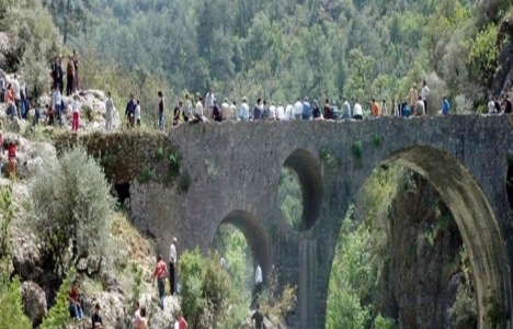 Tarihi Ali Köprüsü turizme kazandırılmayı bekliyor!