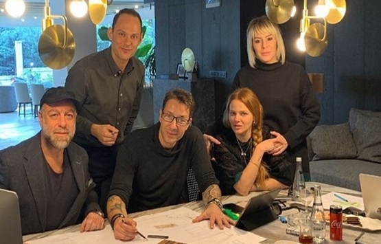 Naz Elmas yeni evinin dekorasyonu için kolları sıvadı!