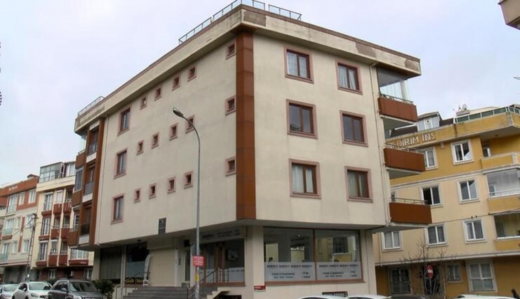 Sosyal medyada tartışılan üçgen binanın müteahhidi konuştu: Deprem yönetmeliğine uygun!