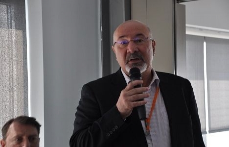 Varol Tezmen: Müteahhitler frene basmalı!