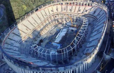 Vodafone Arena'nın çatı iskeleti tamamlandı!