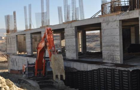 Demirci'ye modern hastane yapılıyor!