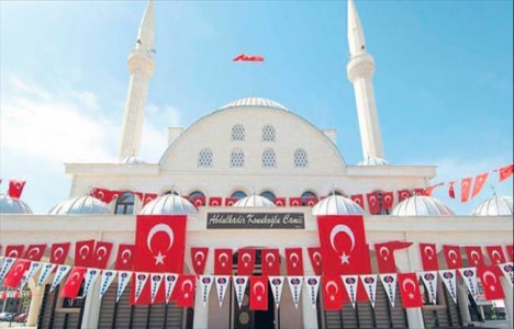 Abdulkadir Konukoğlu, Fildişi Sahili'ne cami yaptıracak!