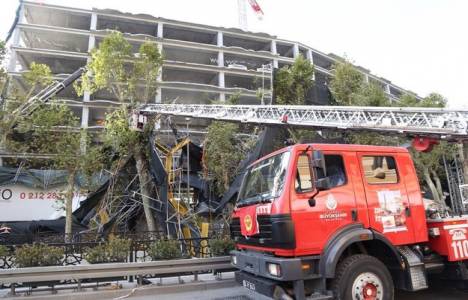 İstanbul'da devrilen inşaat iskelesi kaldırıldı!