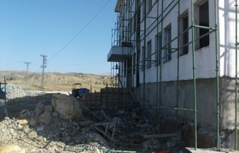 Çin'de okul inşaatında göçük: 10 ölü!