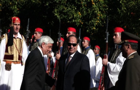 Mısır'da yabancılar sadece yerleşim birimlerinde toprak satın alabilecek!