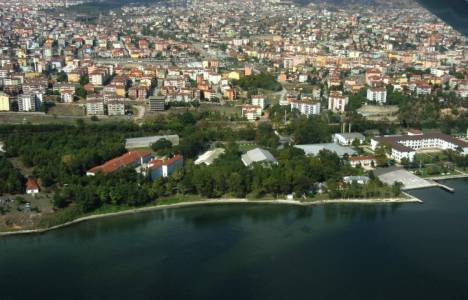 Derince'de kaçak yapıların yıkımlarına devam ediliyor!