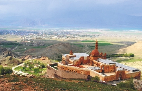 İshak Paşa Sarayı'na cam tavan yapıldı!