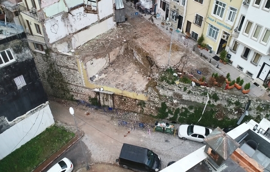 Fatih'te tarih üzerine inşa edilen otel ve pansiyon yıkıldı!