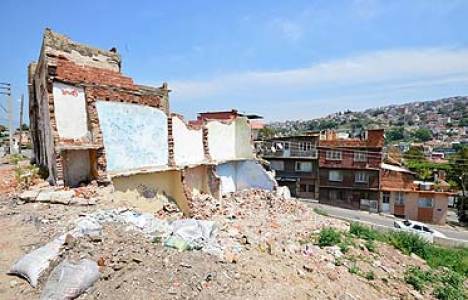 İzmir Yeşildere'de kentsel dönüşüm kapsamında 152 bina yıkıldı!