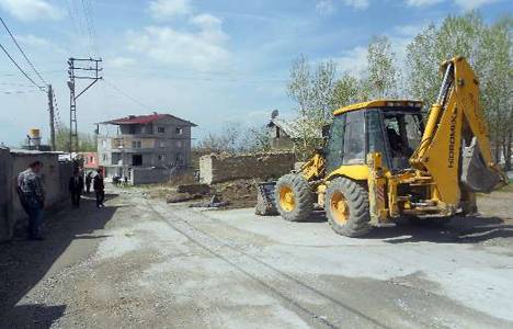 Adilcevaz Belediyesi yol çalışmalarına devam ediyor!