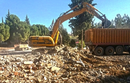 Kahramanmaraş’ta depreme dayanıksız okullar yıkılıyor!