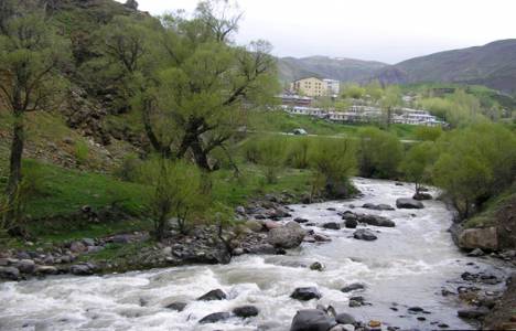 Pülümür Çayına kanalizasyon atıkları dökülüyor!