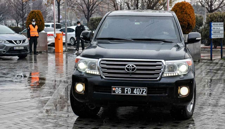 Ankara Büyükşehir Belediyesi Melih Gökçek in iade ettiği makam aracını satacak! İşte fiyatı