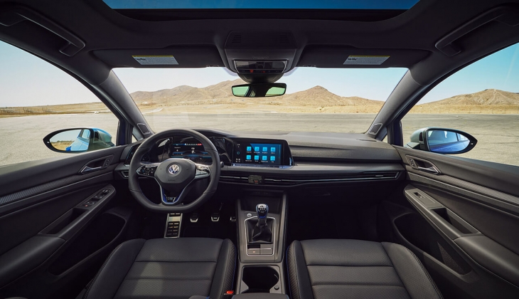 Volkswagen’ın efsane modeli Golf yenilendi. Golf R’nin fiyatı ve özellikleri neler? İşte 15 Eylül 2022 fiyat listesi