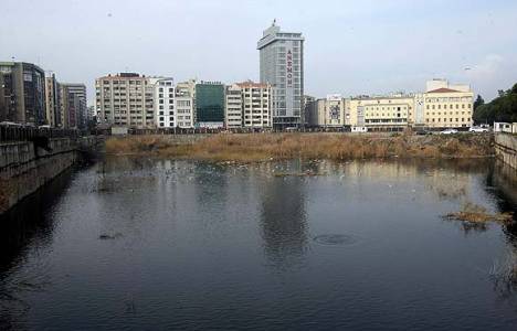 Dünya Ticaret Merkezi çukuru bilim adamlarını da isyan ettirdi!