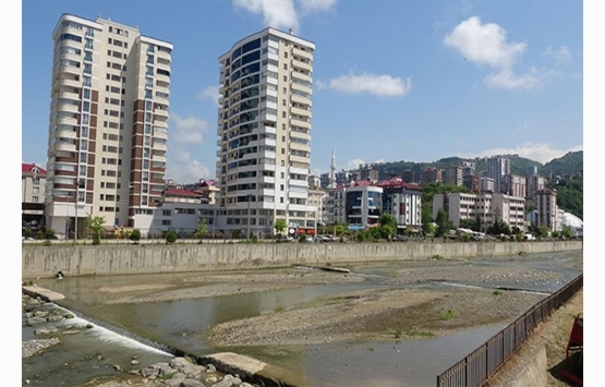 Akçaabat'ta 30 yıl sonra dere yatakları yine yapılarla doldu!