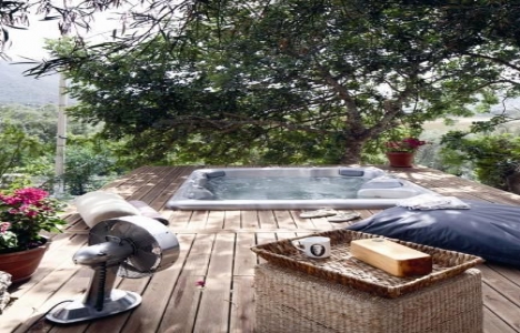 Zeynep Tosun Gölköy deki evinin kapısını Hello Decor Dergisi ne açtı!