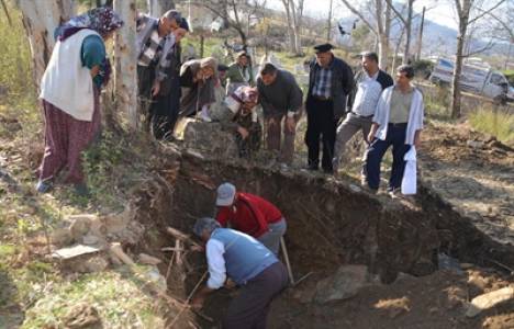 Alaköprü Barajı'nın suları altında kalacak 619 mezar taşındı!
