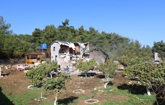Buca da kaçak villalara yıkım şoku!