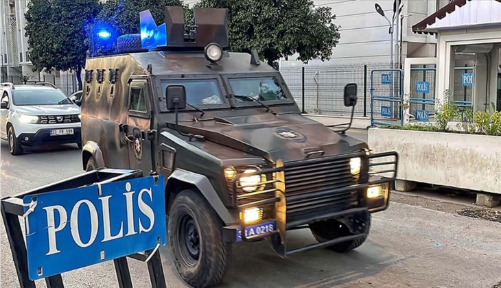 Mersin'de depremzedeleri kiralık ev vaadiyle dolandırdıkları iddia edilen 10 kişi yakalandı!