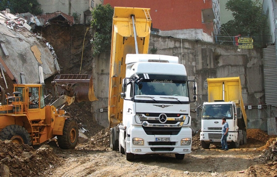 Sütlüce’de çökmeye neden olan kazı kapatıldı!