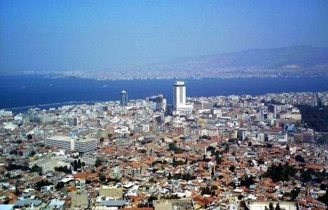 İzmir'de riskli bina tespiti için yetkili kurumlar hangileri?