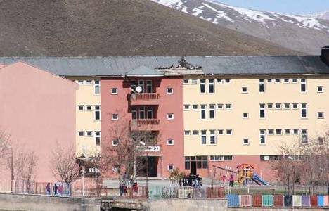 Akçalı YİBO'nun çatısı onarılmayı bekliyor!