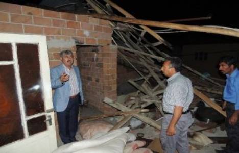 Kiltepe'de 3 evin çatısı uçtu!