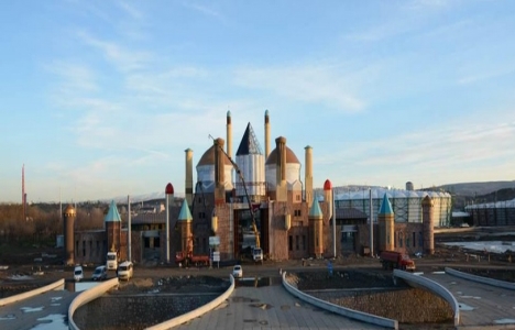 Ankapark giriş kapısına polyester giydiriliyor!